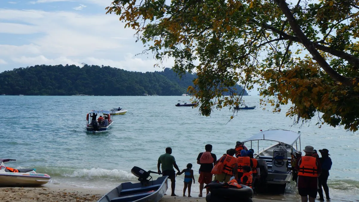Pakej Lawatan 3H2M di Purnama Beach Resort,